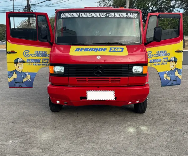 MB 710 plataforma de 5,5 mts com asa delta