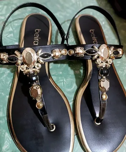 SANDALIA C/ PEDRARIAS GLAMOUR (Marca Beira Rio)