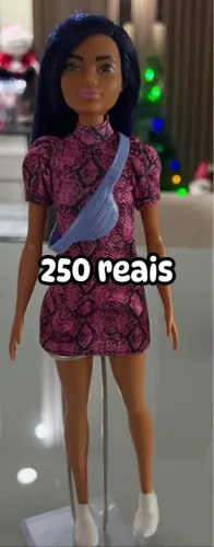 Boneca Barbie Fashionista com acessórios