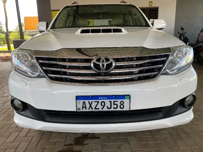 Toyota Hilux SW4 SRV D4-d 4X4 3.0 TDI Dies. AUT 2014