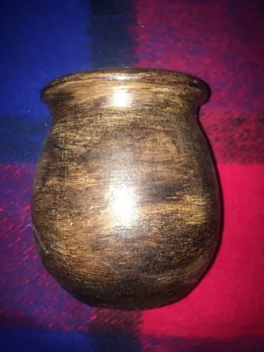 Vaso de Cerâmica pintado com Betume