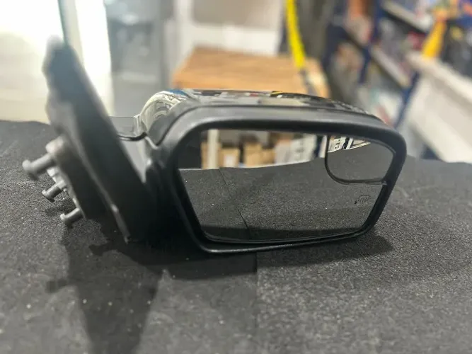 Retrovisor Ford Fusion 2010/2012 elet.Direito c/desembaçador termico, Luz de cortesia