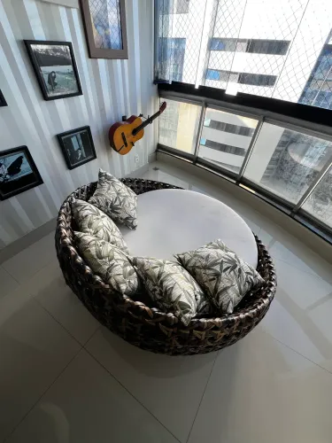 Vendo Chaise em Vime sintético 