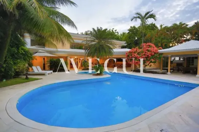 CASA EM CONDOMÍNIO DE LUXO NA BARRA DA TIJUCA COM PISCINA E INFRA TOTAL