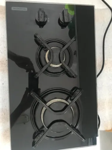 Cooktop a gás Tramontina em vidro temperado preto 2 bocas, acendimento superautomatico