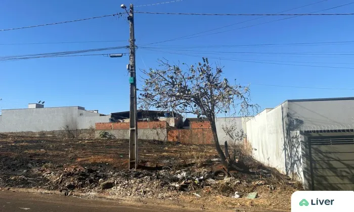 Área Comercial de 720m² no Parque das Laranjeiras