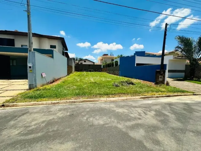 Venda de Terreno / Condomínio na cidade de Araraquara
