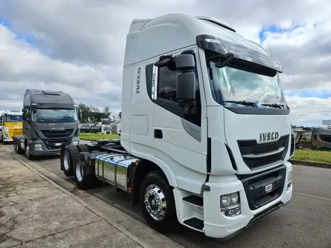 Iveco Hiway 440 6x2 Ano 21 Teto Alto Automático Roda de Aluminio Susp mola Interna bonita