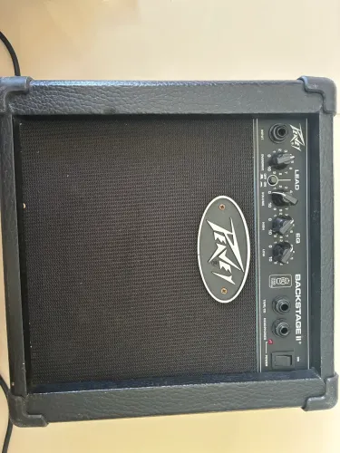 Cubo guitarra Peavey 26 W usado 