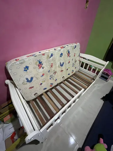 Cama Infantil de Madeira com Colchão