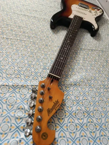 Guitarra Memphis Stratocaster Sunburst + Capa