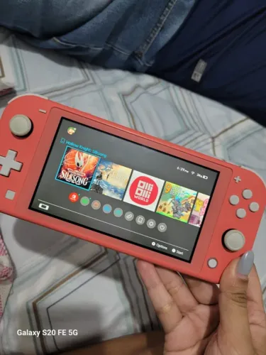 SWITCH LITE (PREÇO NEGOCIÁVEL)