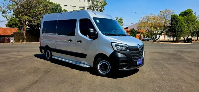 Renault Master 2.3 DCI Executive Longo 20L Dies 2024