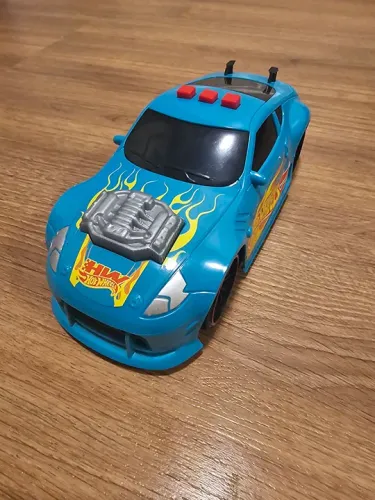 Carro Hot Wheels a pilha