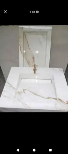 Kit pia e nicho   em porcelanato marmorizado