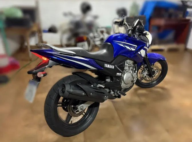 Motos Yamaha FZ25 2013 no Brasil