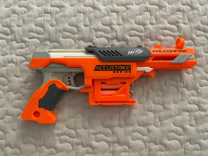Nerf Accustrike Falconfire - Pistola de Brinquedo