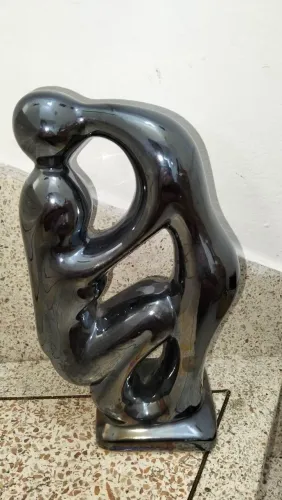 Escultura de Cerâmica Decorativa Enfeite Casal
