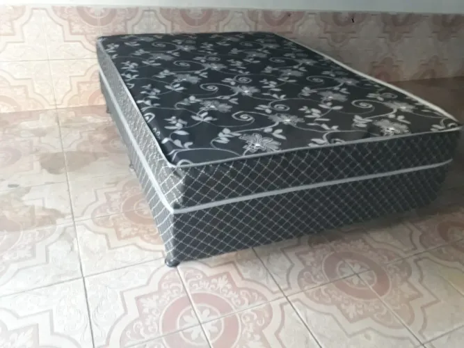 Cama casal conjugada com 10 cm espuma selada de 28