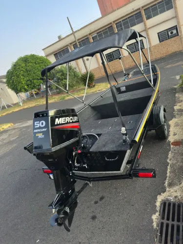 Barco pesca 6 metros motor 50HP 