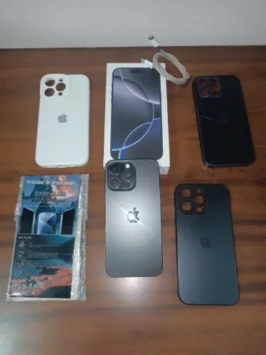 Iphone 15 Pro Max - 87% de bateria