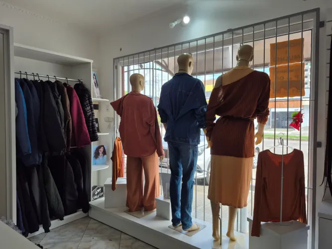 Oportunidade! Loja de Roupas completa em Avenida Movimentada