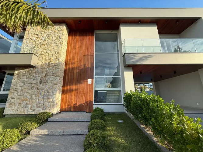 Casa 3 suítes e piscina no Reserva da Pedra