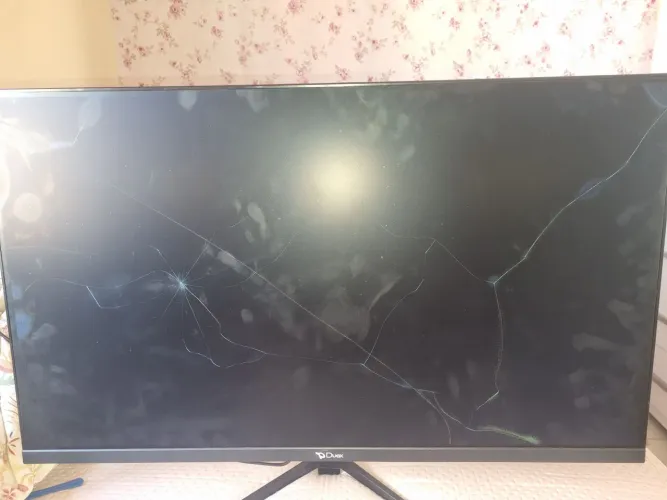 Monitor gamer 32 polegadas Duex defeito na tela