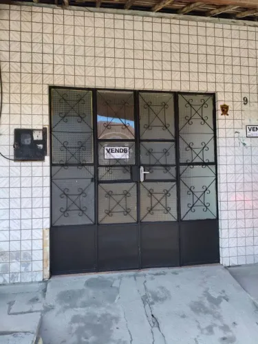 CASA À VENDA EM FERNÃO VELHO - RUA DA PRAIA