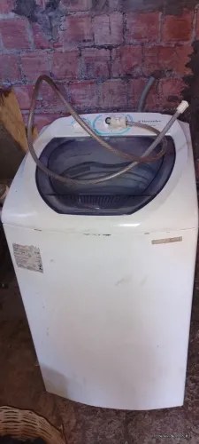 Máquina de lavar (Eletrolux turbo economia 6kg). Está com defeito.