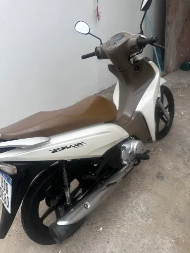 HONDA 2019 BIZ 125 impecável com km2780