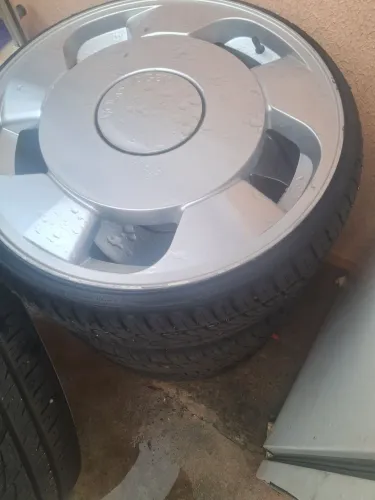 Rodas aro 20 com pneus
