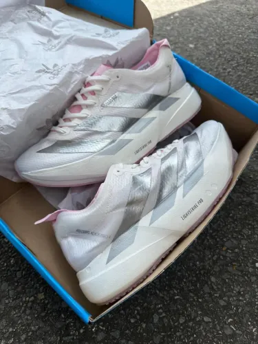 Tênis adizero 36