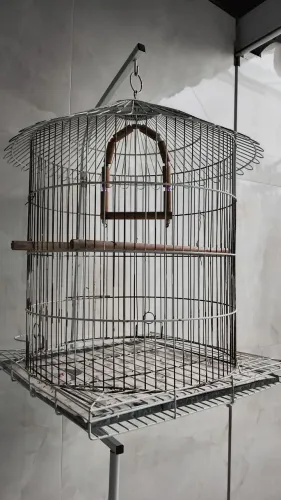 1 gaiola para passarinhos... Agapone, periquito ou calopsita