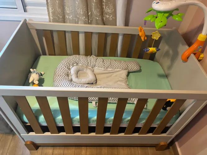Berço Infantil que Vira Mini Cama, Excelente Estado, Pouquíssimo Uso - Cotia