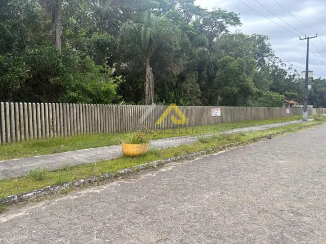 Área privilegiada perto do mar, com potencial para condomínio de lotes ou empree