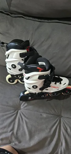 Patins Volt+ 2.0 Branco - 80mm ABEC-9<br>Preço normalPreço promocionalR$ 899,00