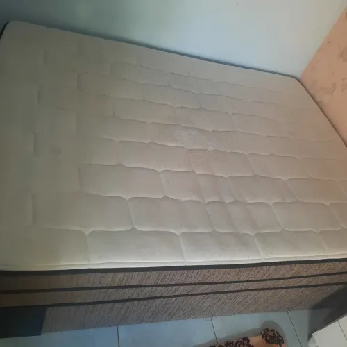 Cama Box Casal com Colchão - Muito Confortável - Ótimo Estado