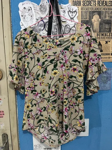 Blusa florida