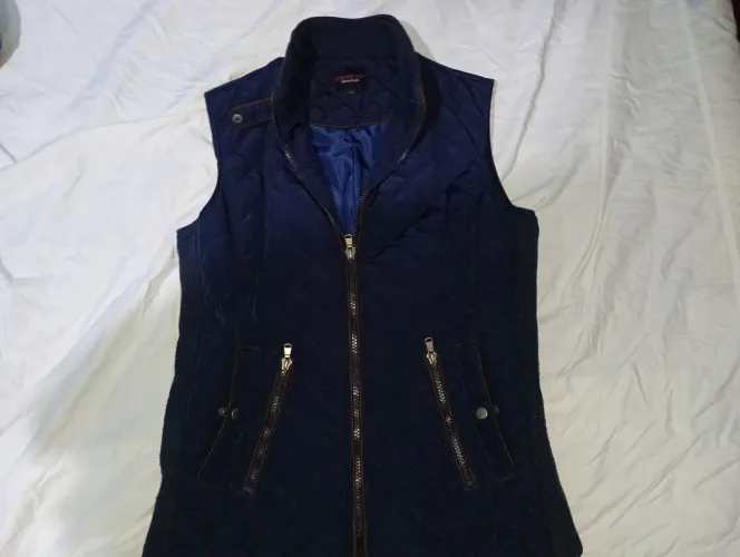 FRETE GRÁTIS PARCELE EM ATÉ 3X Colete Feminino Matelassado Azul - Casual Chic TAM M