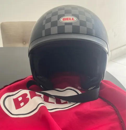 Capacete Bell