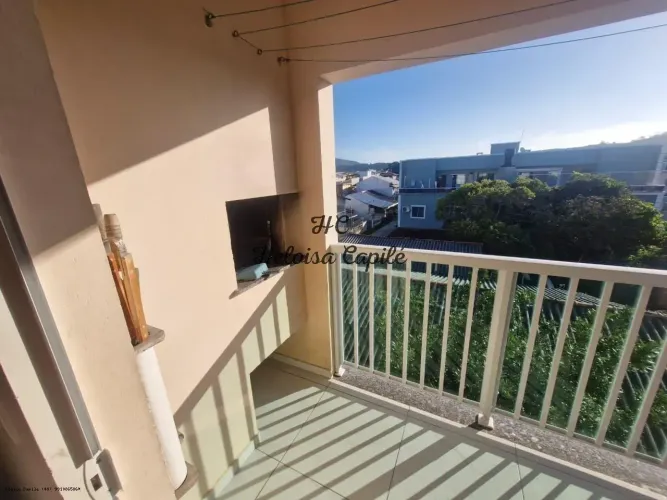 APARTAMENTO SEMI MOBILIADO COM 2 QUARTOS, SUÍTE E CHURRASQUEIRA  LOCAÇÃO ANUAL NOS INGLESE