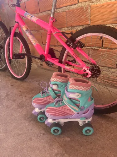 Bicicleta e patins