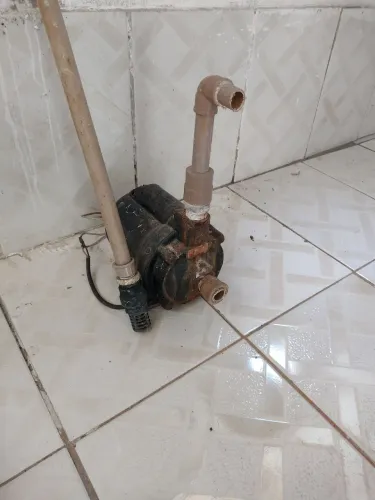 vendo Bamba d'água chimango 3/4 em pleno funcionamento com válvula incluso