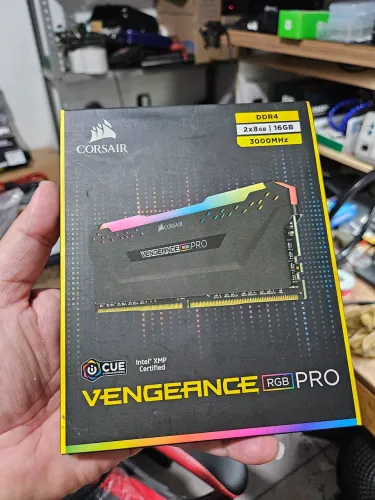 Corsair Vengeance Pro 16GB DDR4 CL15 B-Die