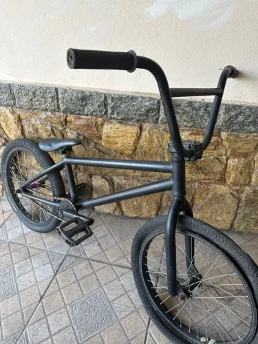 Bicicleta BMX Aro 20 Preta - (Com alguns detalhes)