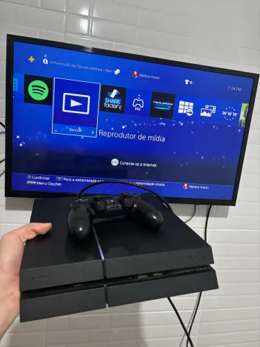 PlayStation 4 / 500gb / 1 controle