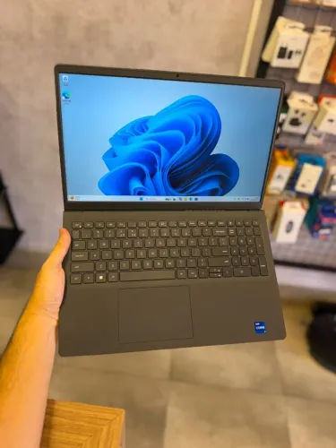 Dell Vostro 3530 i7 13 gen 16/512gb Impecável