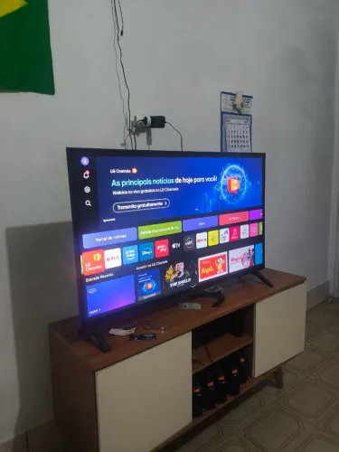 4K LG de 43 polegadas, modelo UHD 43UA7500PSA.