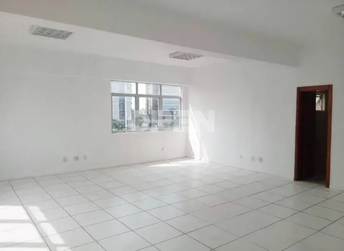 Sala comercial com 56 m² à venda no Centro de Canoas